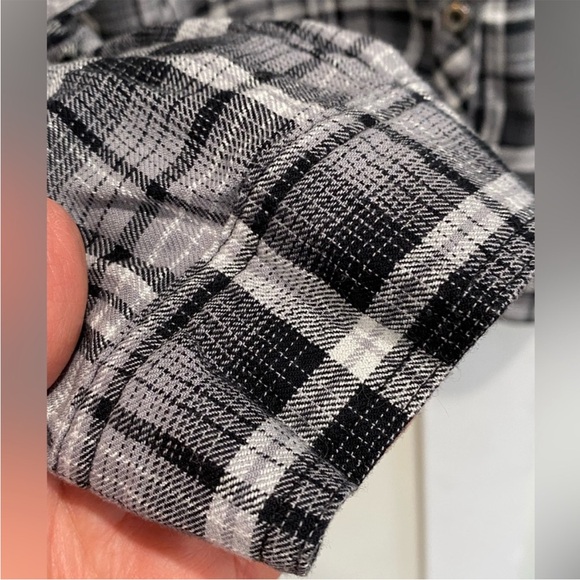 Westport Women's Button Down Shirt - Picture 5 of 11